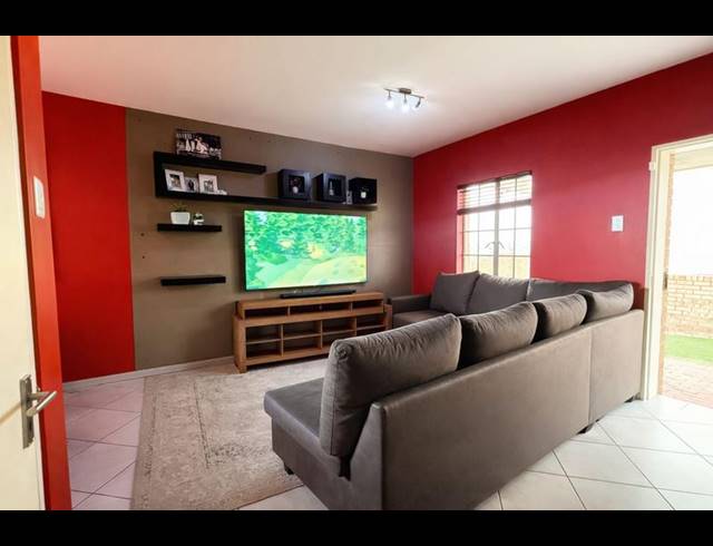 3 BEDROOM TOWNHOUSE FOR SALE IN THE REEDS